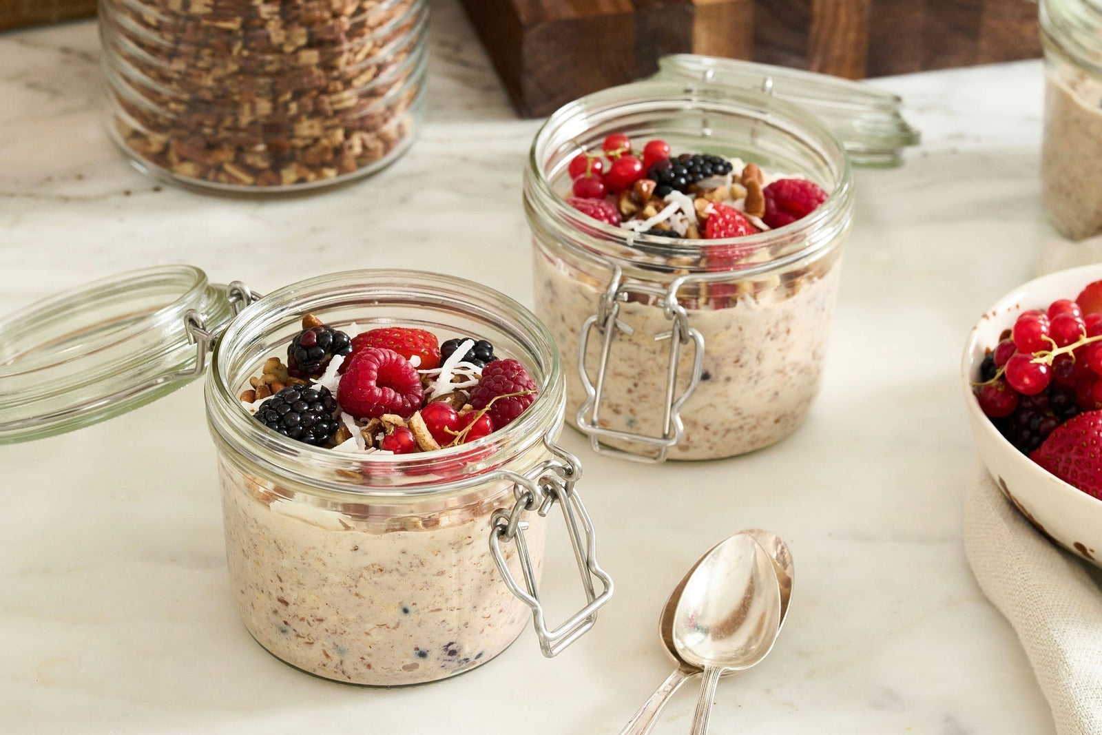 Overnight Oats with Ground Pecans and Blueberries