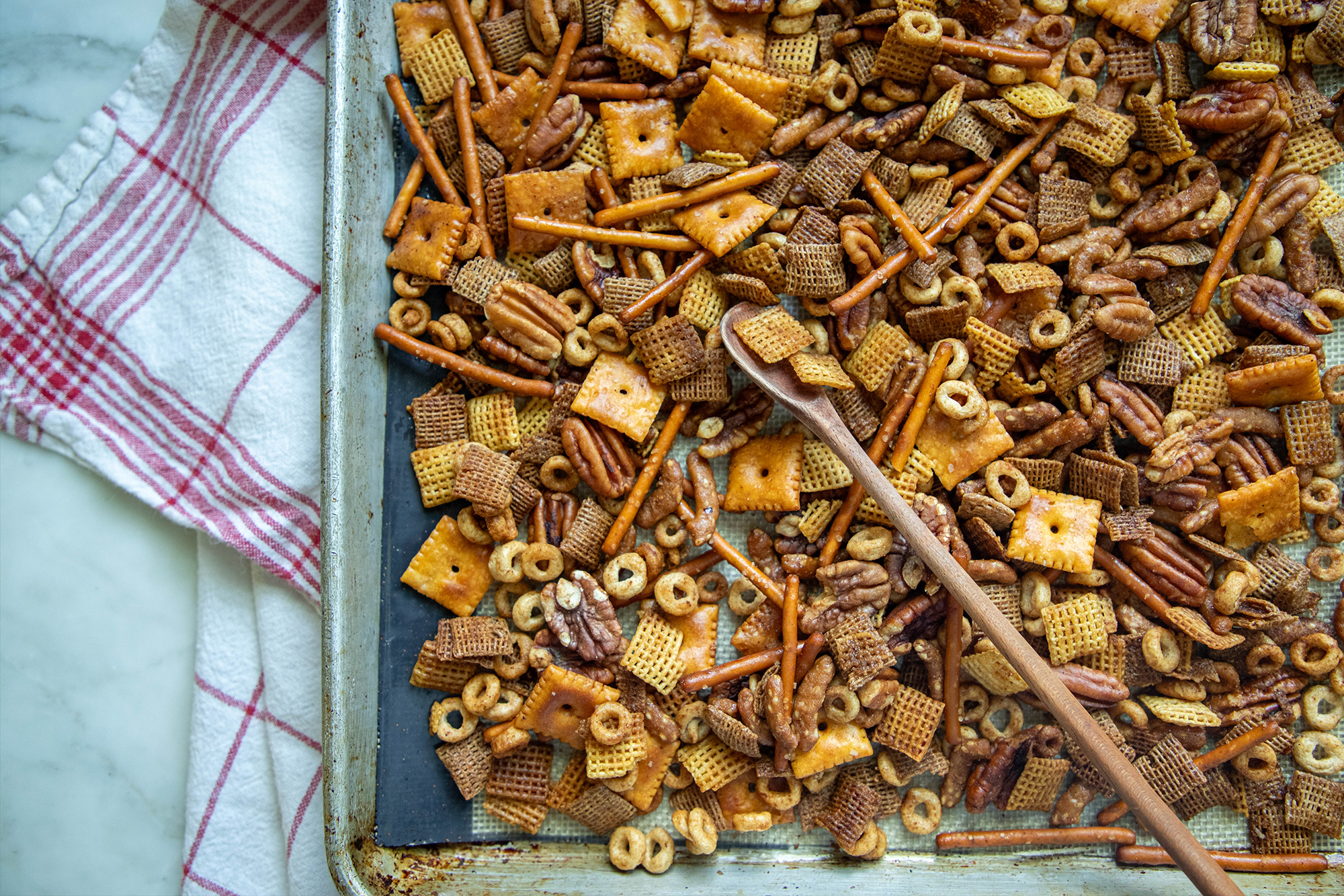 Sweet & Salty Party Mix